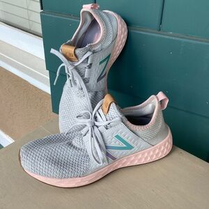 New Balance Gray Athletic Shoes with Breathable Mesh and Cushioned Sole